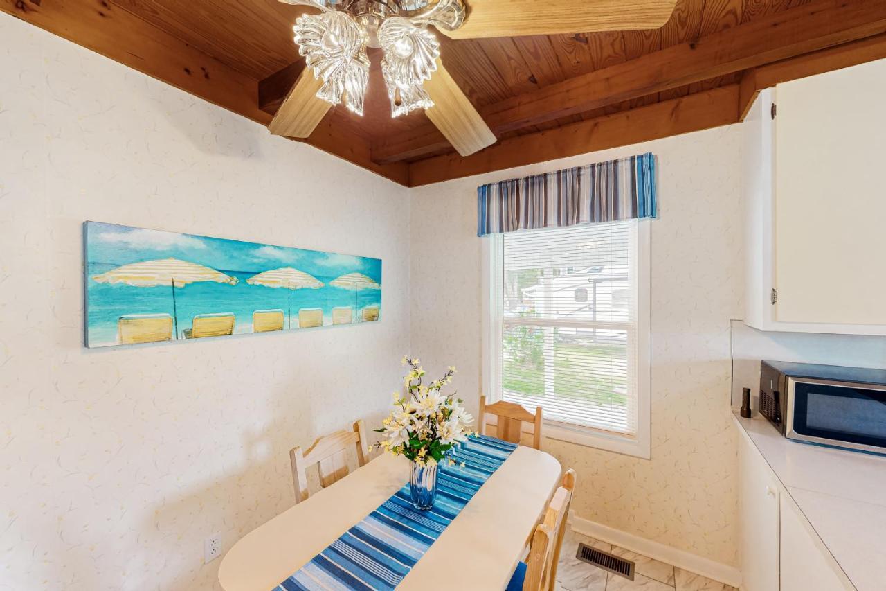 Ginny'S Coastal Cottage Oak Island Buitenkant foto