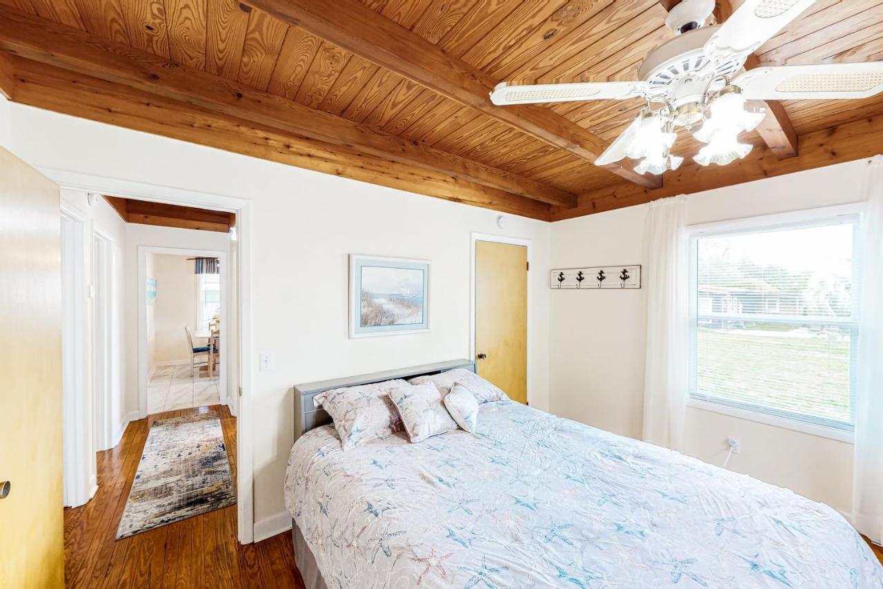 Ginny'S Coastal Cottage Oak Island Buitenkant foto