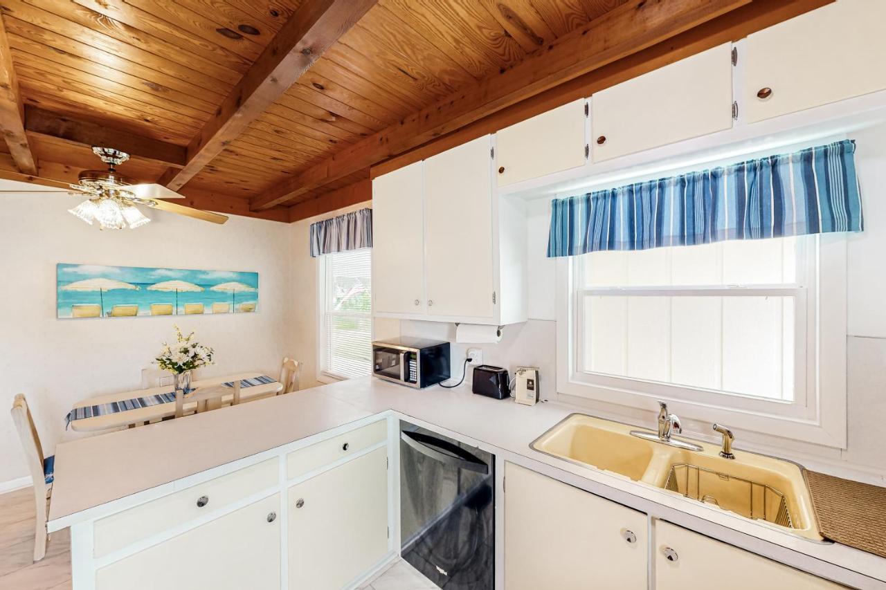 Ginny'S Coastal Cottage Oak Island Buitenkant foto