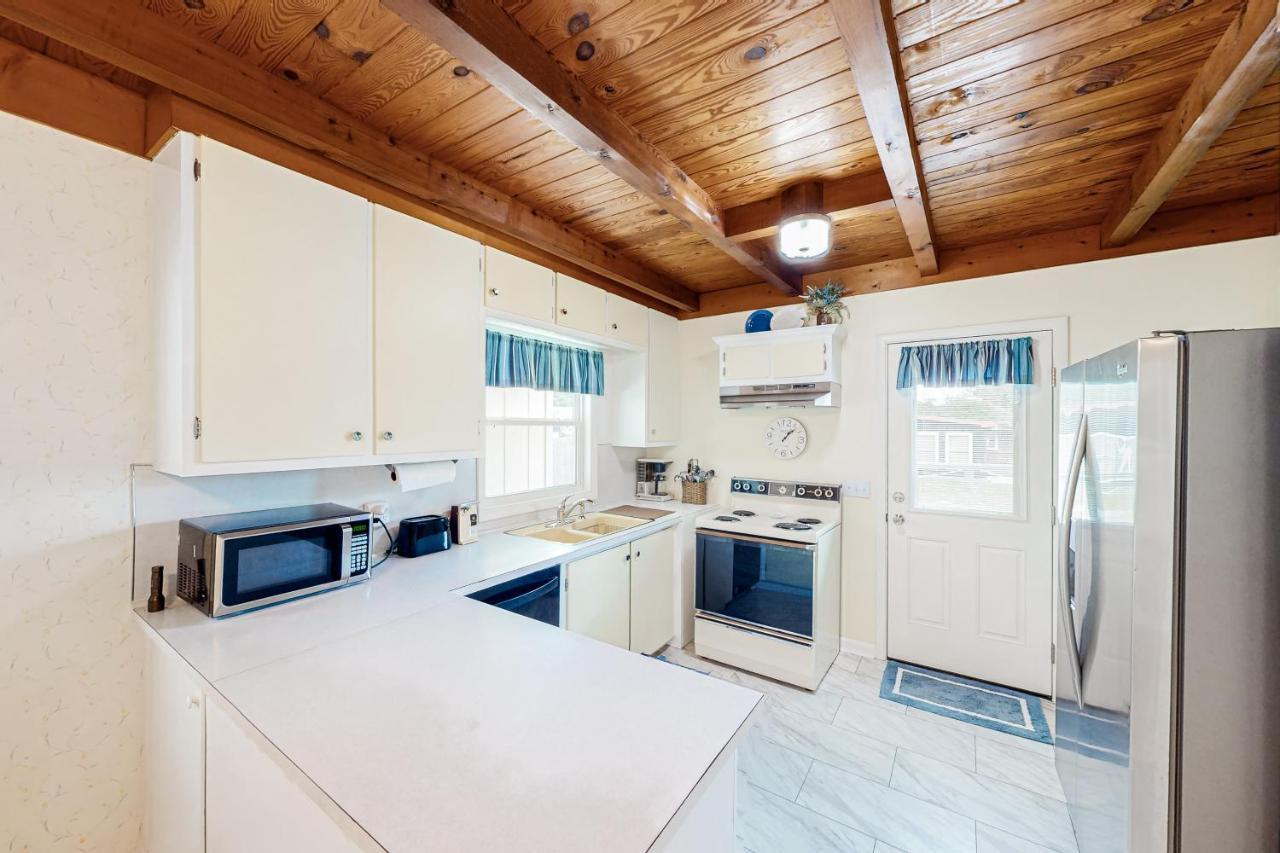 Ginny'S Coastal Cottage Oak Island Buitenkant foto
