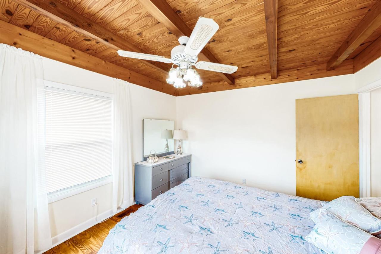 Ginny'S Coastal Cottage Oak Island Buitenkant foto